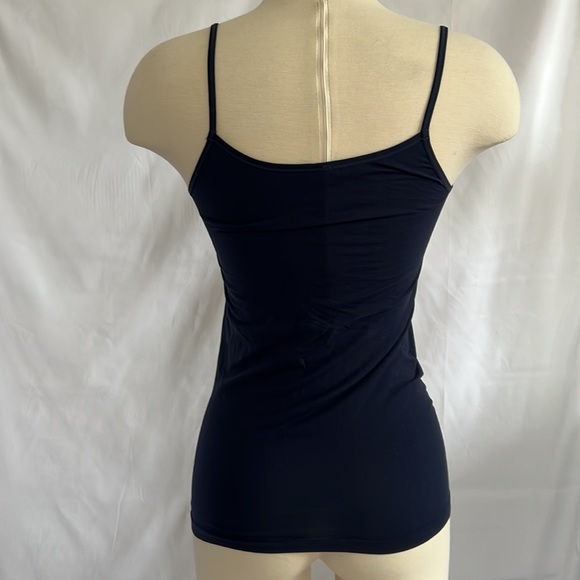 Uniqlo top - Picture 3 of 6